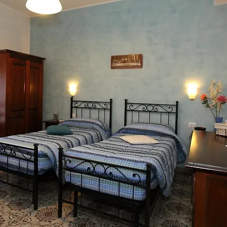 Casa Del Sole 2 Bed and Breakfast